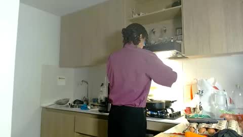 Isidro online show from 11-20-25, 03:07