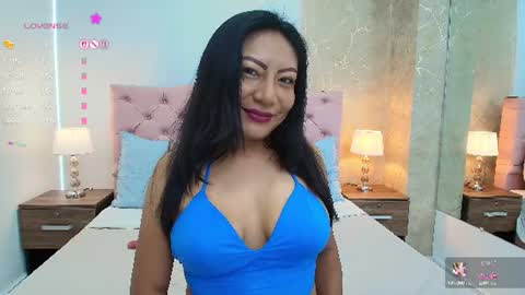 Snapshot of isis_choi chatting on 07-11-26, 07:27 Isis Choi online show from 07-11-26, 07:27