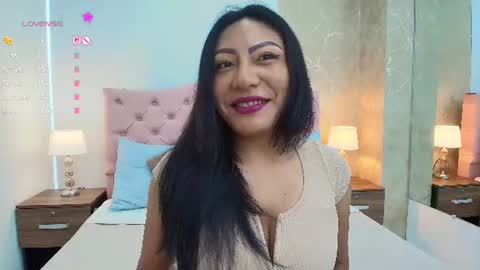 Snapshot of isis_choi chatting on 07-12-26, 07:27 Isis Choi online show from 07-12-26, 07:27