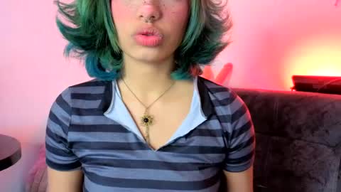 Snapshot of isisjones18 chatting on 08-08-26, 11:28 Isisjones18 online show from 08-08-26, 11:28