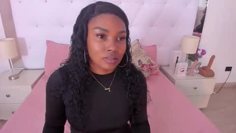 Snapshot of isla_scott chatting on 10-12-25, 11:20 Vanessa online show from 10-12-25, 11:20