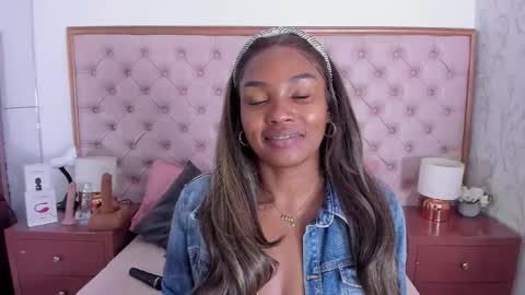 Vanessa online show from 11-02-25, 11:23