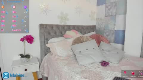Snapshot of islaa_bluee chatting on 04-27-26, 12:41 Isla Blue online show from 04-27-26, 12:41