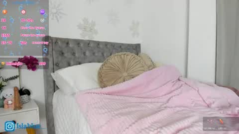 Snapshot of islaa_bluee chatting on 07-01-26, 12:45 Isla Blue online show from 07-01-26, 12:45