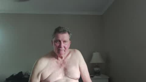 Snapshot of island625103 chatting on 07-10-26, 08:11 island625103 online show from 07-10-26, 08:11