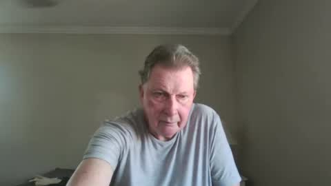 Snapshot of island625103 chatting on 07-12-26, 08:00 island625103 online show from 07-12-26, 08:00