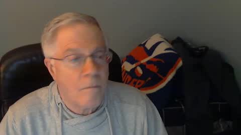 Snapshot of islesman22 chatting on 01-01-25, 03:23 islesman22 online show from 01-01-25, 03:23