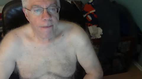 Snapshot of islesman22 chatting on 09-24-25, 09:23 islesman22 online show from 09-24-25, 09:23