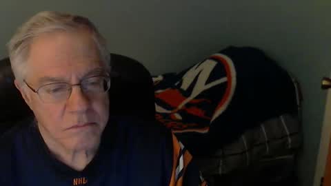 islesman22 online show from 12-23-25, 03:15