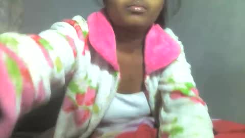 Snapshot of ismayrah chatting on 06-08-26, 04:02 ismayrah online show from 06-08-26, 04:02