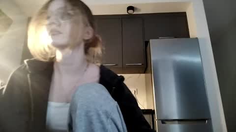 Mia online show from 04-08-26, 05:13