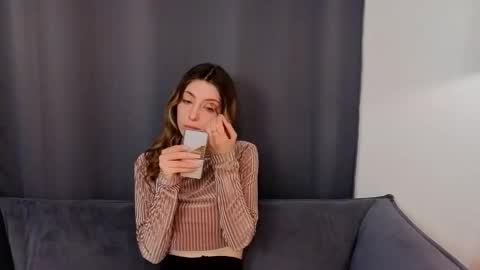 Emilia online show from 02-19-26, 06:20