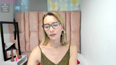 ISSA MILF online show from 04-01-26, 08:50