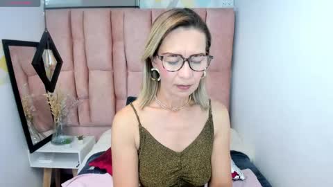ISSA MILF online show from 05-14-26, 01:40