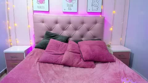 Issa  online show from 11-05-25, 03:17