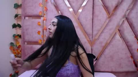 Snapshot of issabela_mackey_ chatting on 11-06-25, 04:35 issabela_mackey_ online show from 11-06-25, 04:35