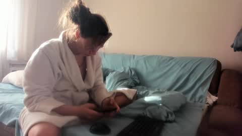 Snapshot of issabelle_69 chatting on 02-23-25, 06:39 Issabelle online show from 02-23-25, 06:39