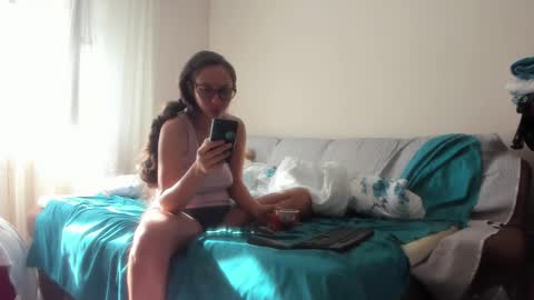 Snapshot of issabelle_69 chatting on 09-14-25, 06:34 Issabelle online show from 09-14-25, 06:34