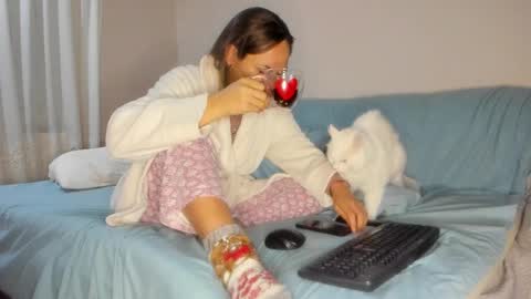 Snapshot of issabelle_69 chatting on 10-01-25, 05:35 Issabelle online show from 10-01-25, 05:35