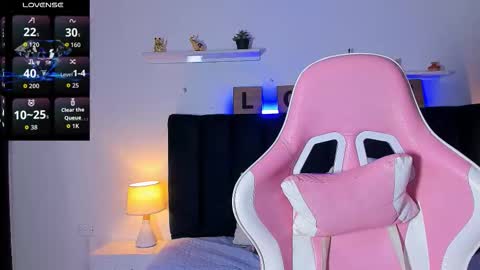 Snapshot of issac_james chatting on 11-11-25, 06:13 Issac online show from 11-11-25, 06:13