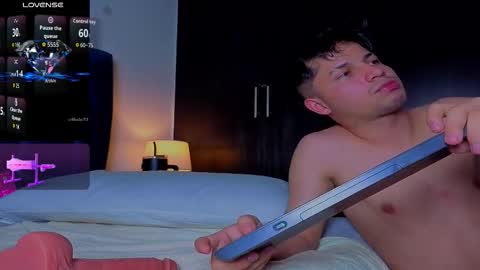 Snapshot of issac_james chatting on 11-27-25, 03:41 Issac online show from 11-27-25, 03:41