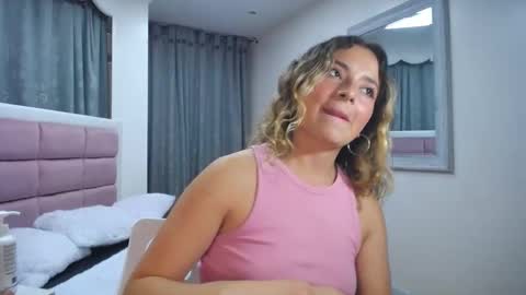 issadorajames online show from 12-26-24, 09:37