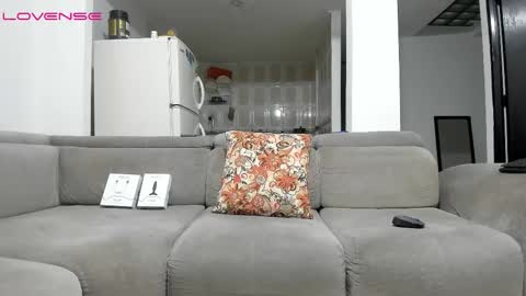 Isabella  online show from 11-09-25, 05:00