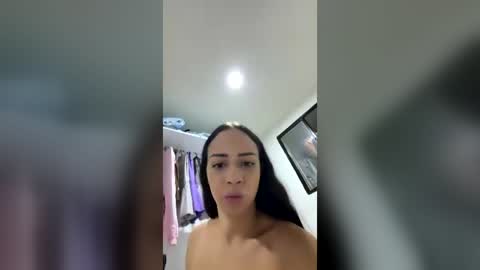 Snapshot of issalovexxx chatting on 07-22-26, 07:05 Isabella online show from 07-22-26, 07:05