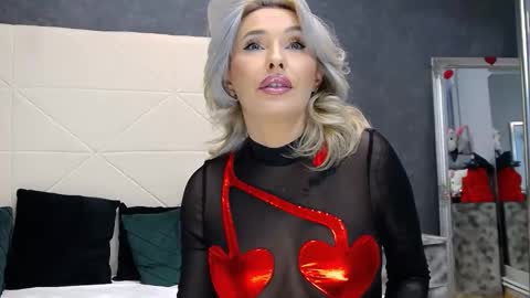 IssaSmyth online show from 01-11-26, 04:01