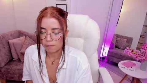 issi_loren online show from 10-24-25, 03:19