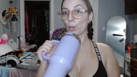 Bella Bloom online show from 01-18-25, 07:49