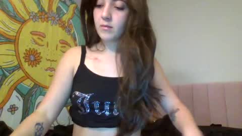 ItalianKitty online show from 11-18-25, 03:45