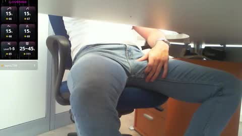 Snapshot of italiansirforyou chatting on 09-09-25, 11:21 Alex online show from 09-09-25, 11:21