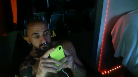 Snapshot of italjock24 chatting on 09-17-25, 10:11 BearlyLoganFL online show from 09-17-25, 10:11