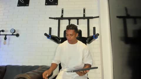 Italo Moore online show from 10-07-25, 11:29