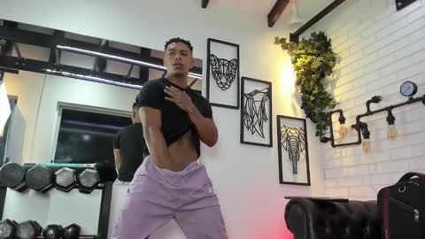 Italo Moore online show from 11-25-25, 11:32