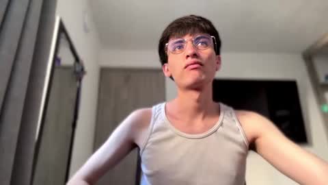 its_alex05 online show from 06-11-26, 08:18