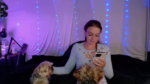 Snapshot of its_allixo chatting on 07-13-26, 05:27 Alli online show from 07-13-26, 05:27