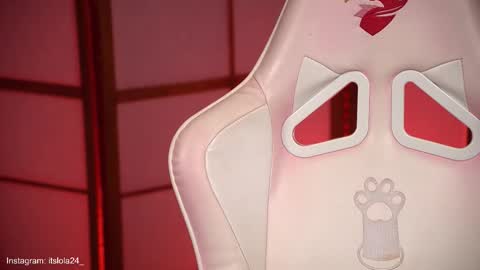 Snapshot of its_lola chatting on 02-27-26, 01:27 online show from 02-27-26, 01:27