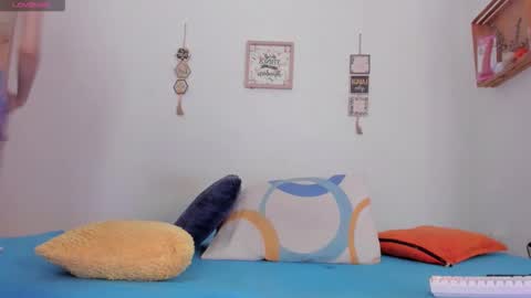 Miley hurtado online show from 12-16-25, 03:17