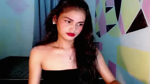 Snapshot of its_mirabel chatting on 05-24-26, 05:12 MIRABEL online show from 05-24-26, 05:12