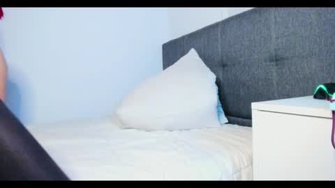 Snapshot of its_sof chatting on 04-22-26, 03:42 Sophie online show from 04-22-26, 03:42