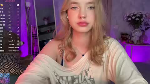 Snapshot of itsevedarkside_ chatting on 06-03-26, 06:27 Eva online show from 06-03-26, 06:27