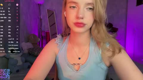 Snapshot of itsevedarkside_ chatting on 06-19-26, 05:56 Eva online show from 06-19-26, 05:56