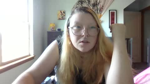 Itsglitchh222 online show from 09-13-25, 09:14