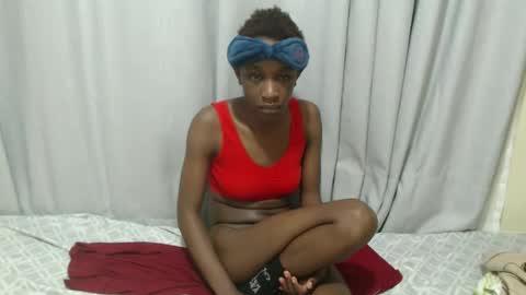 Laynne online show from 10-30-25, 07:14