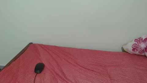 Snapshot of itslaynne chatting on 11-11-25, 09:53 Laynne online show from 11-11-25, 09:53