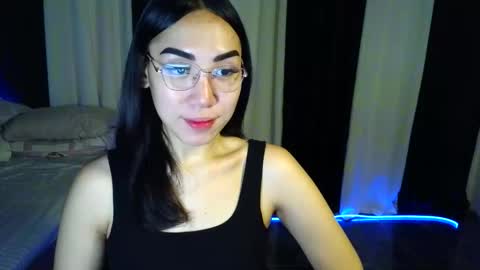 Snapshot of itsmehotqueen chatting on 05-18-26, 02:29 itsmehotqueen online show from 05-18-26, 02:29