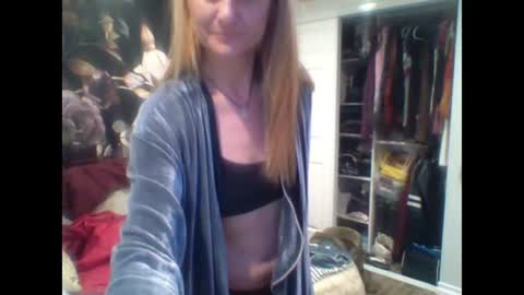 itsmekrissy online show from 06-12-26, 10:58