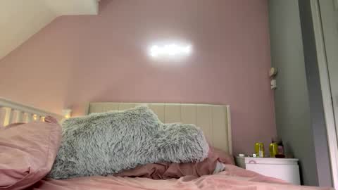 Snapshot of itsmelolax chatting on 02-21-25, 03:21 Lola online show from 02-21-25, 03:21